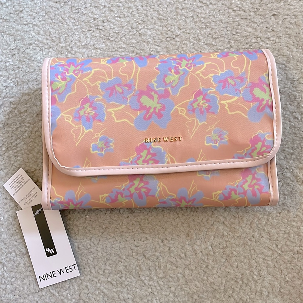 Nine West hanging travel organizer